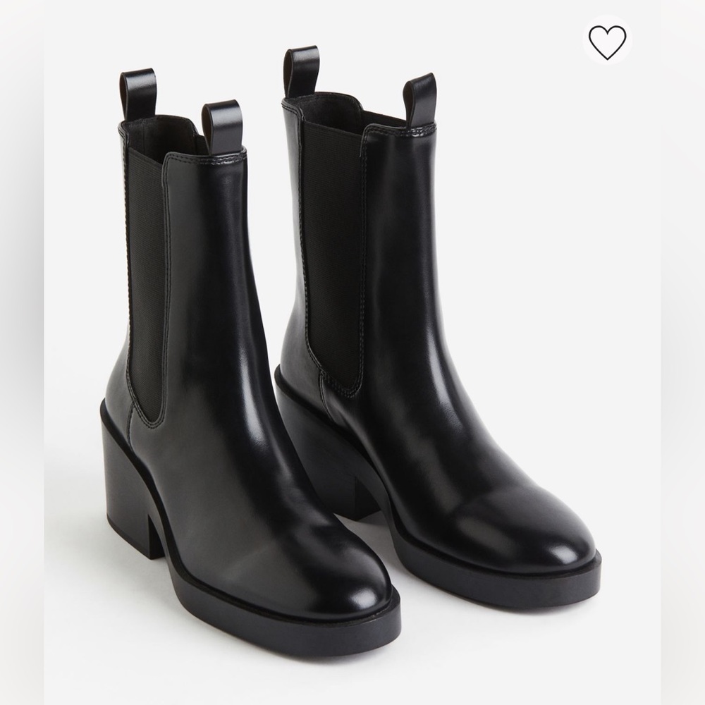 H&M NWT calf length Chelsea style chunky block heeled boots